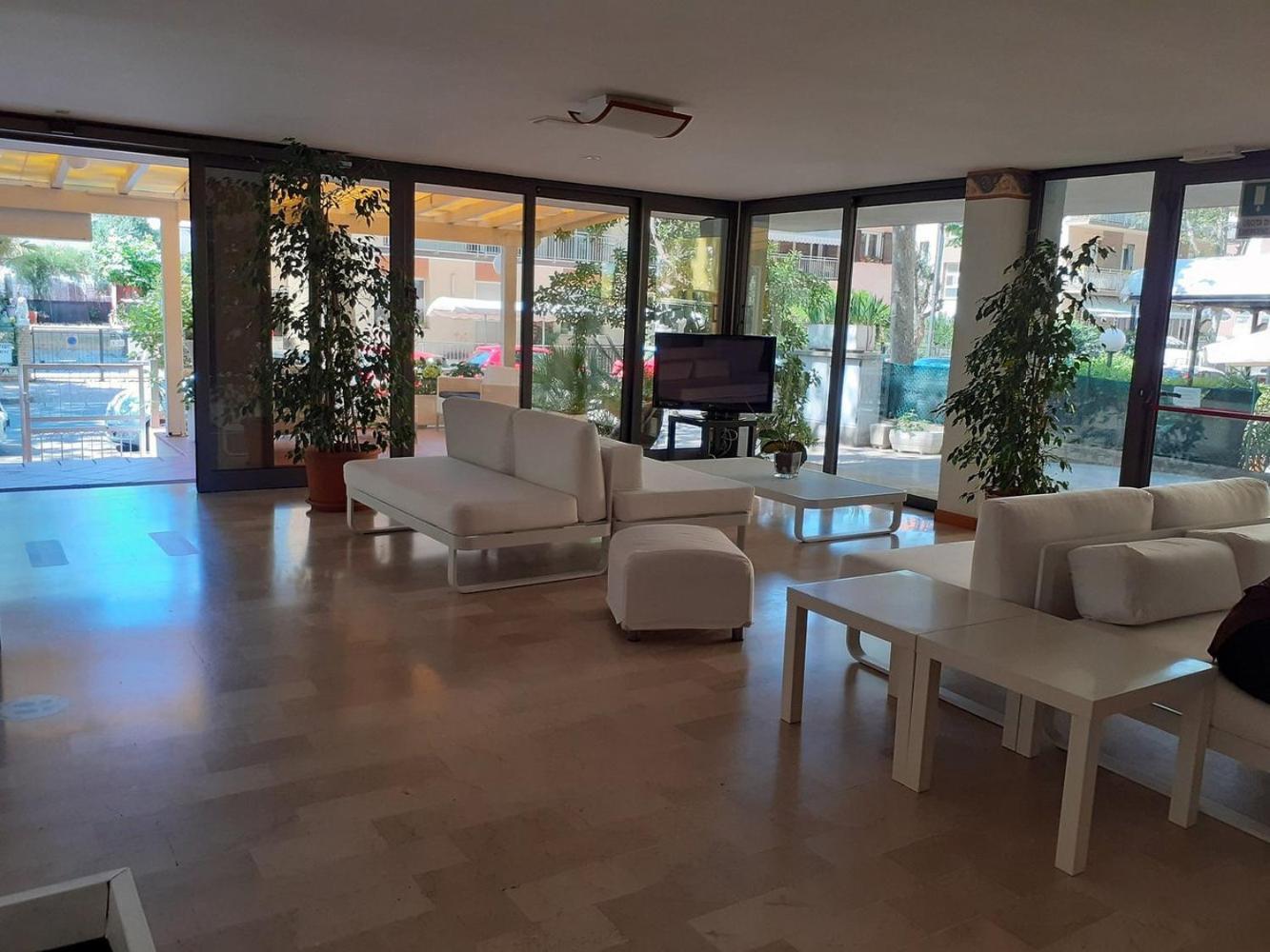 Hotel Ambasciata Cesenatico Extérieur photo