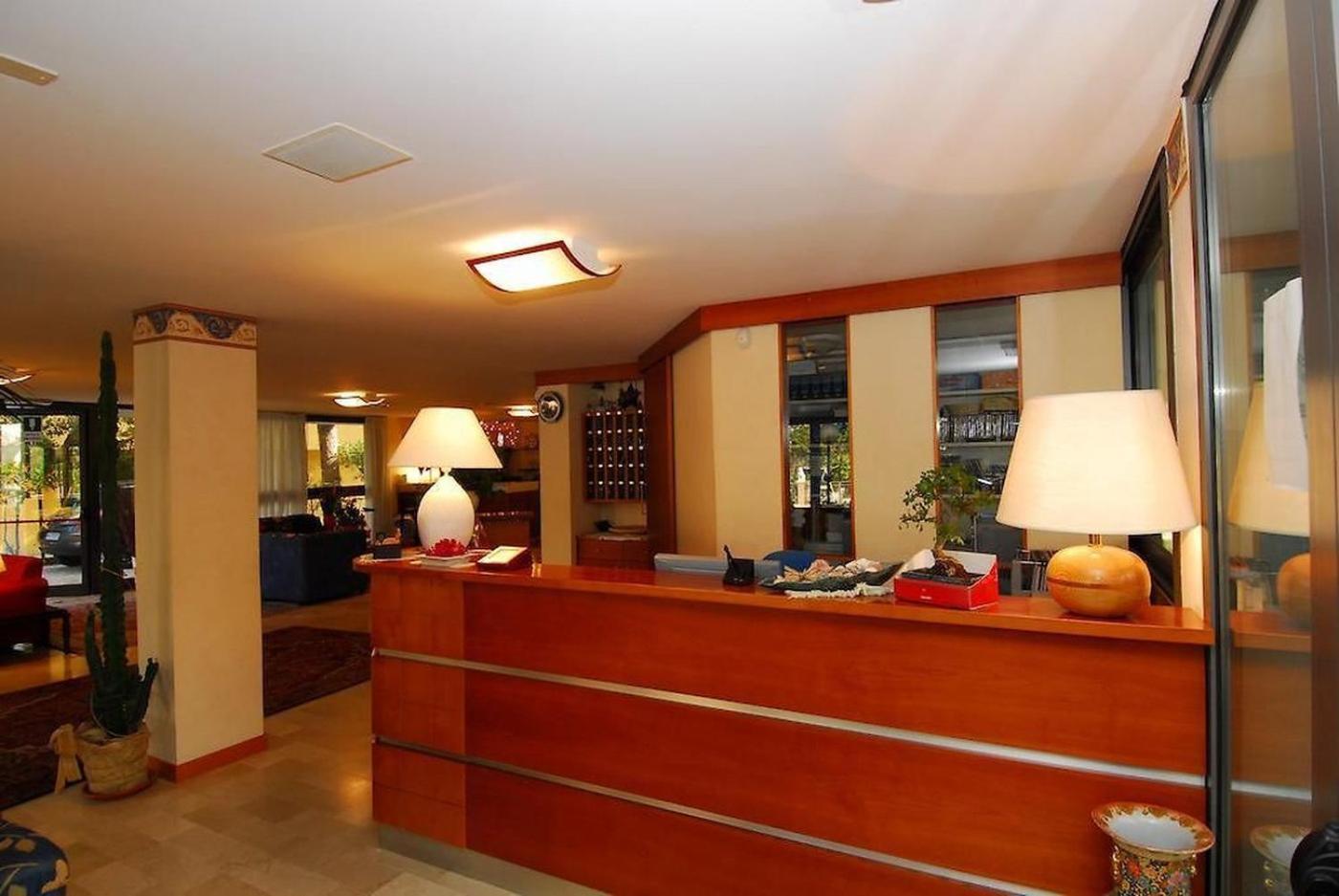 Hotel Ambasciata Cesenatico Extérieur photo