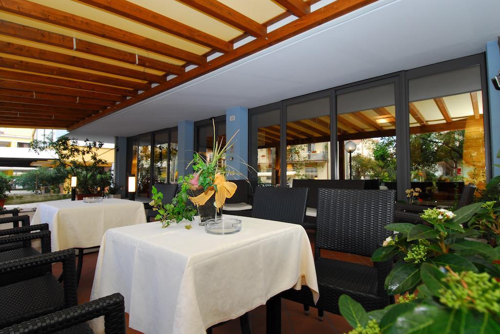 Hotel Ambasciata Cesenatico Extérieur photo